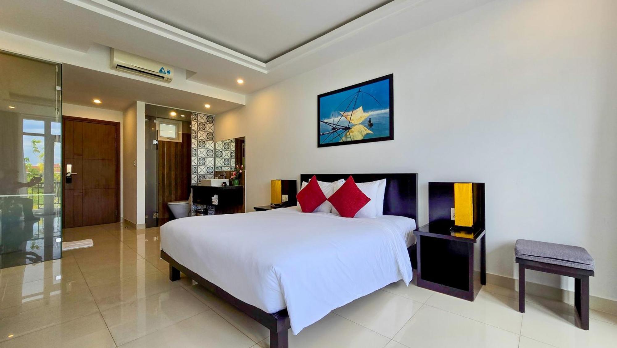 Riverside White House Hotel Hoi An Exterior photo