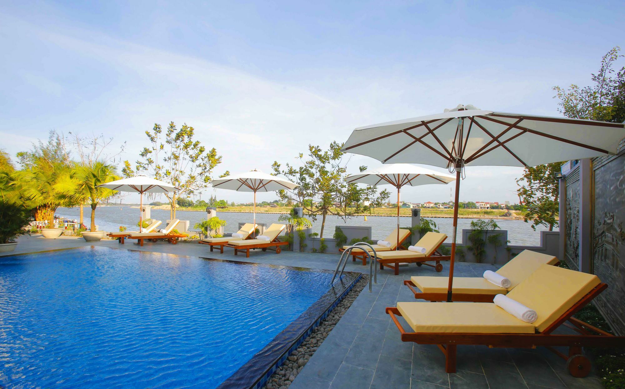 Riverside White House Hotel Hoi An Exterior photo